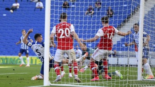 Arsenal terancam masuk zona degradasi. 