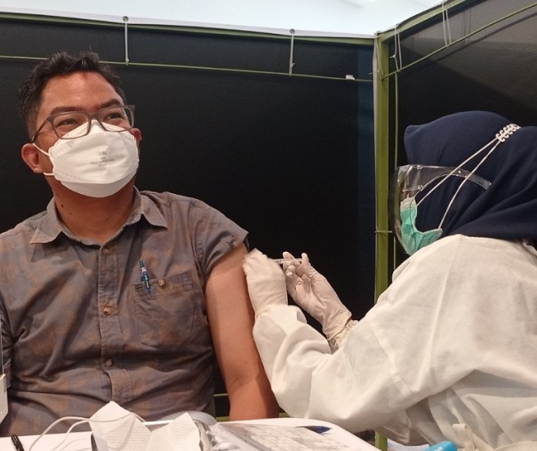 107.314 Warga Pekanbaru Antri Vaksin Dosis Kedua 107.314 Warga Pekanbaru Antri Vaksin Dosis Kedua