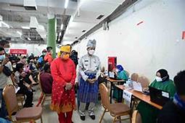 Benang Kusut Rendahnya Pencapaian Vaksinasi Covid di Riau Benang Kusut Rendahnya Pencapaian Vaksinasi Covid di Riau