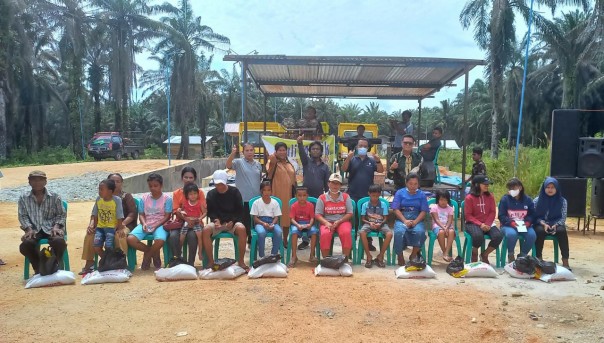 Dalam Peresmian Kantor Barunya, PT ASS Adakan Acara Bakti Sosial dan Beri Santunan Kepada Kaum Duafa