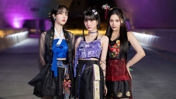 Album Mini Kedua Viviz, Summer Vibe Bakal Dirilis Bulan Juli Album Mini Kedua Viviz, Summer Vibe Bakal Dirilis Bulan Juli