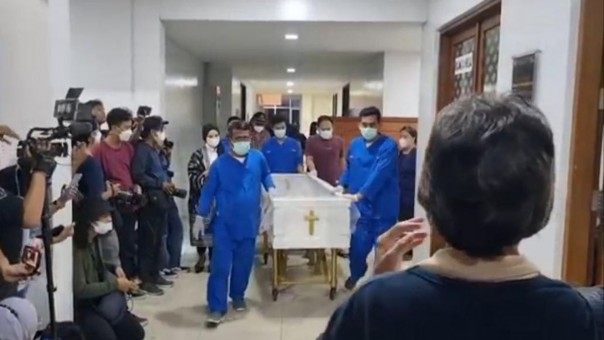 Anak dan Menantu Mengenang Rima Melati dan Frans Tumbuan, Wajib Meniru Ibu Anak dan Menantu Mengenang Rima Melati dan Frans Tumbuan, Wajib Meniru Ibu