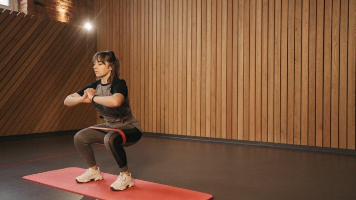 5 Jenis Olahraga yang Cocok Dilakukan di Malam Hari, Bisa Bantu Turunkan Berat Badan 5 Jenis Olahraga yang Cocok Dilakukan di Malam Hari, Bisa Bantu Turunkan Berat Badan